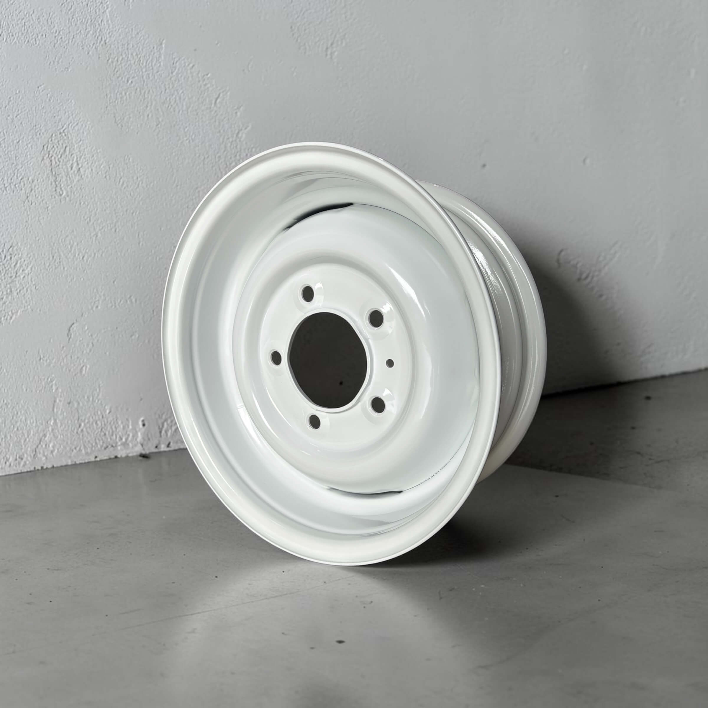 CLASSIC CENTURION 16 X 6.5 STEEL WHEEL (ET20) – WHITE