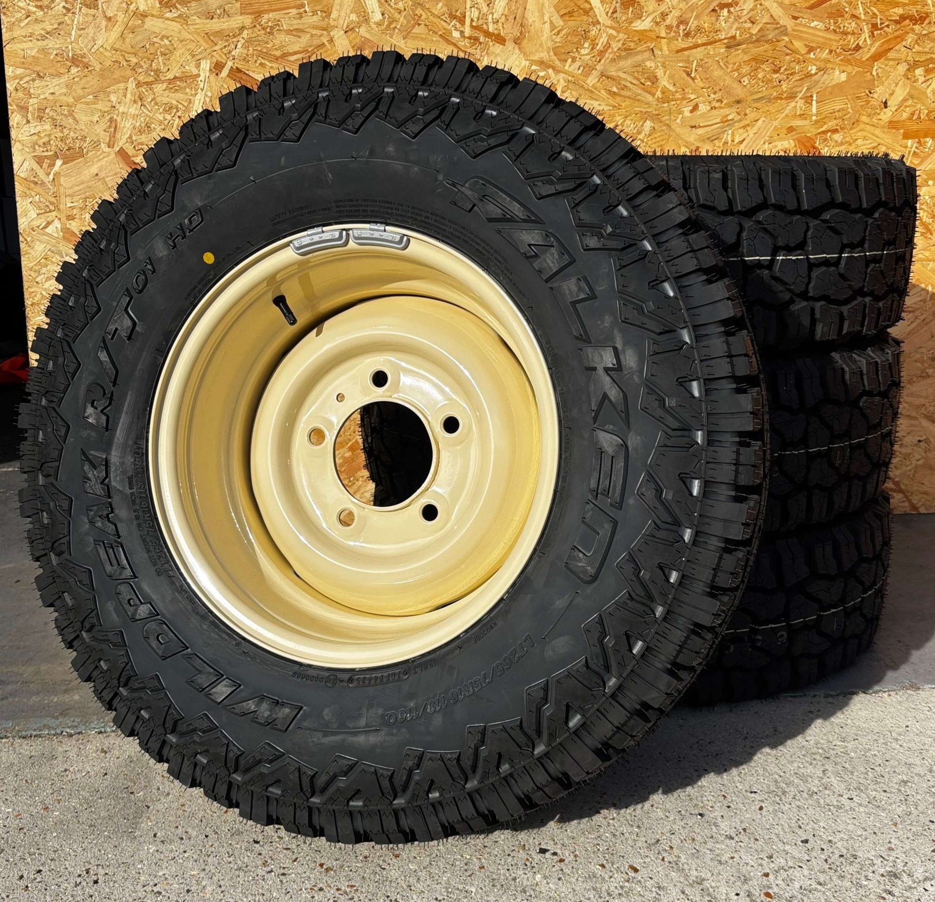 FALKEN WILDPEAK RUGGED TERRAIN 265/75R16 + 16 X 8 CLASSIC LIMESTONE RIMS X 4