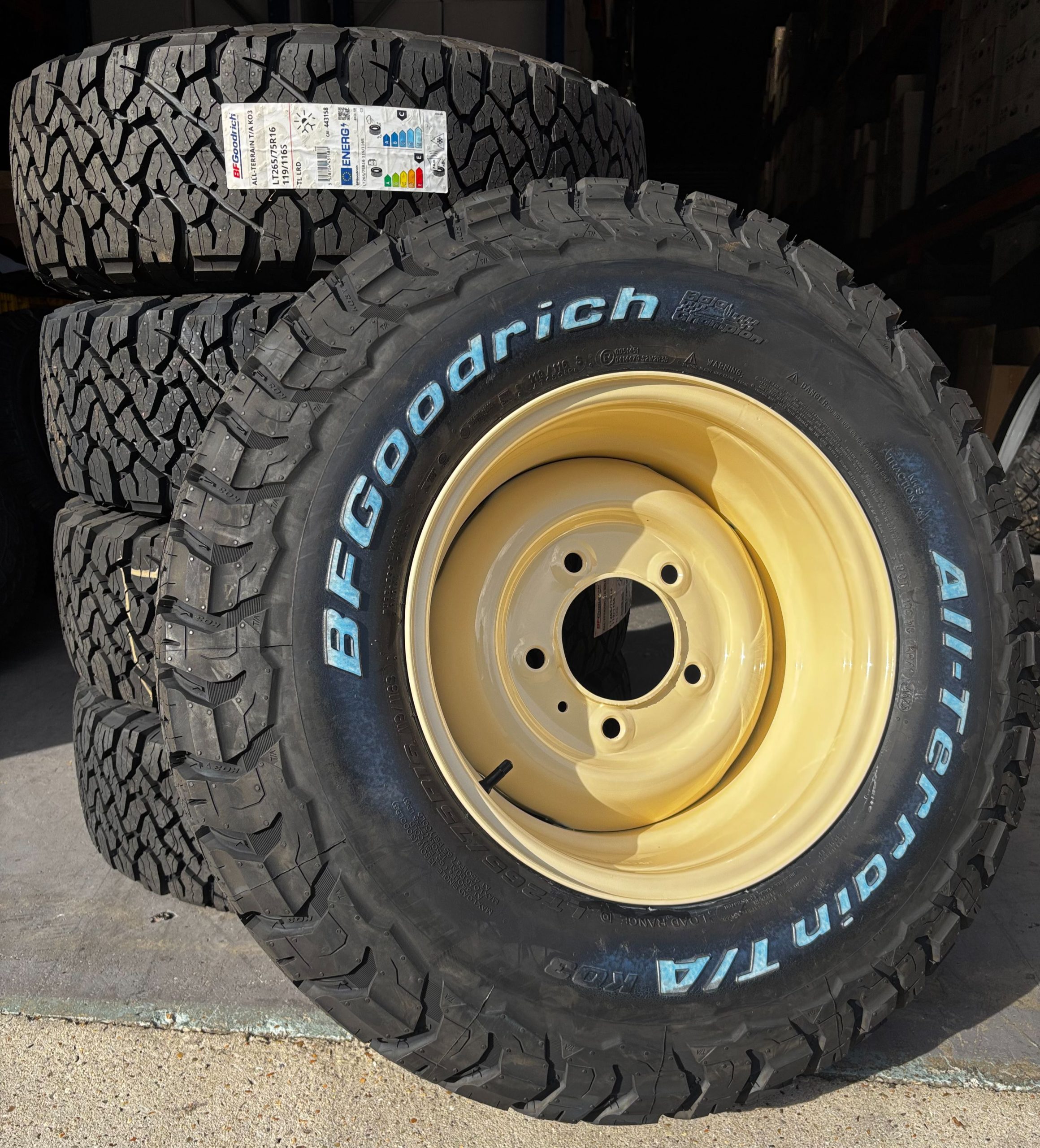 BFGOODRICH ALL TERRAIN KO3 265/75R16 + 16 X 8 CLASSIC LIMESTONE RIMS X 5