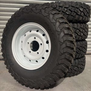 BFGoodrich Mud Terrain KM3 235/85r16 & WHITE Wolf Style Steel Rims (ET0) to fit Defender x 5