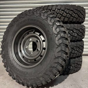 BFGoodrich Mud Terrain KM3 235/85r16 & SATIN GUNMETAL Wolf Style Steel Rims (ET0) to fit Defender x 5