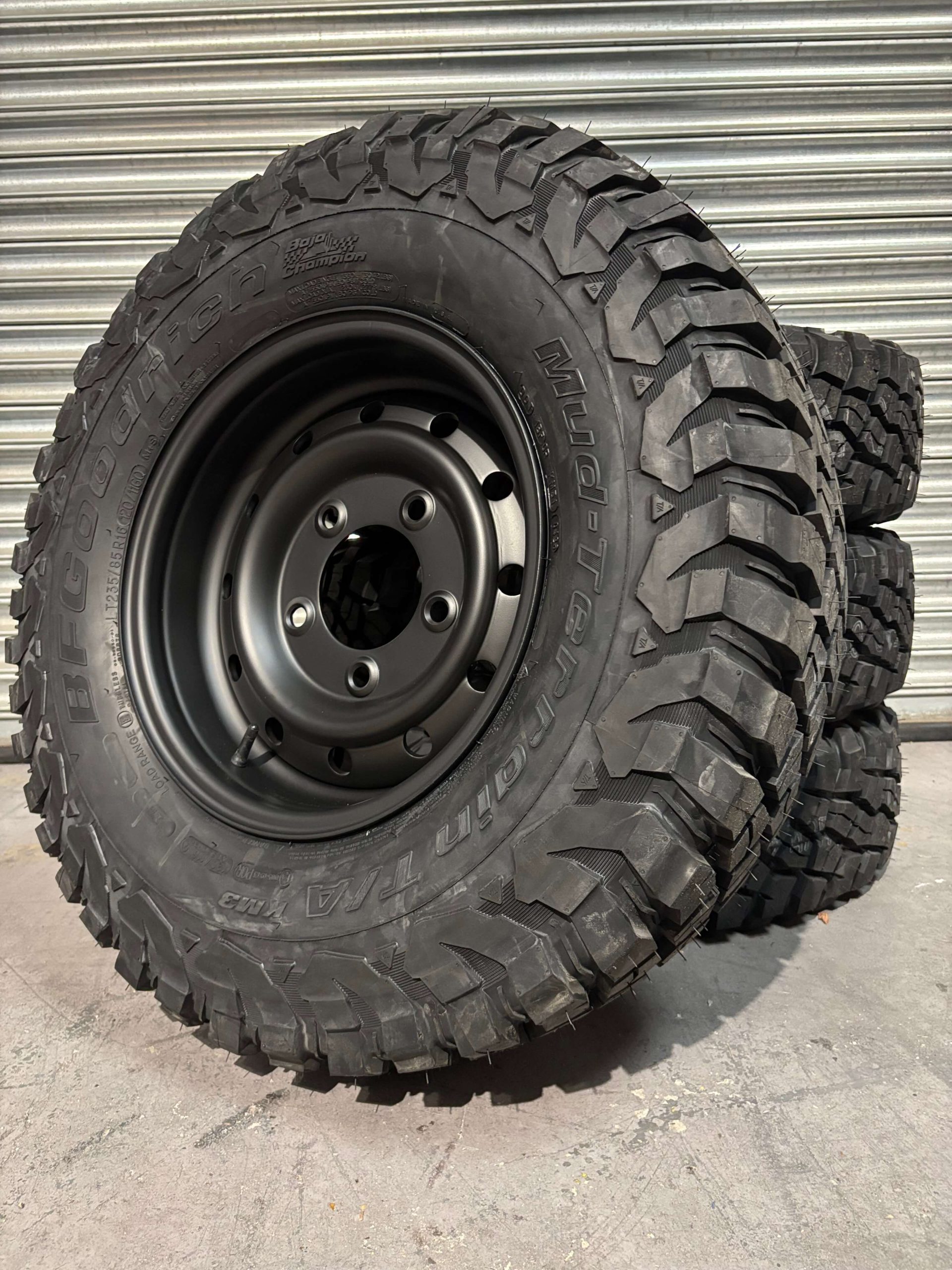 BFGoodrich Mud Terrain KM3 235/85r16 & SATIN BLACK Wolf Style Steel Rims (ET0) to fit Defender x 4